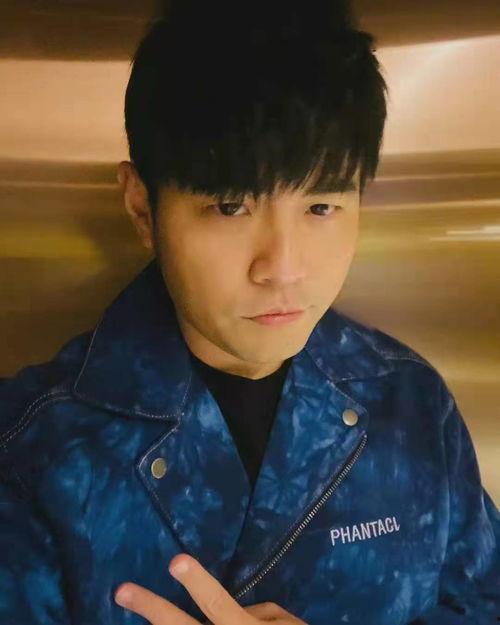 二哥吃瓜最新事件网红,揭秘网红最新事件背后的真相  第3张